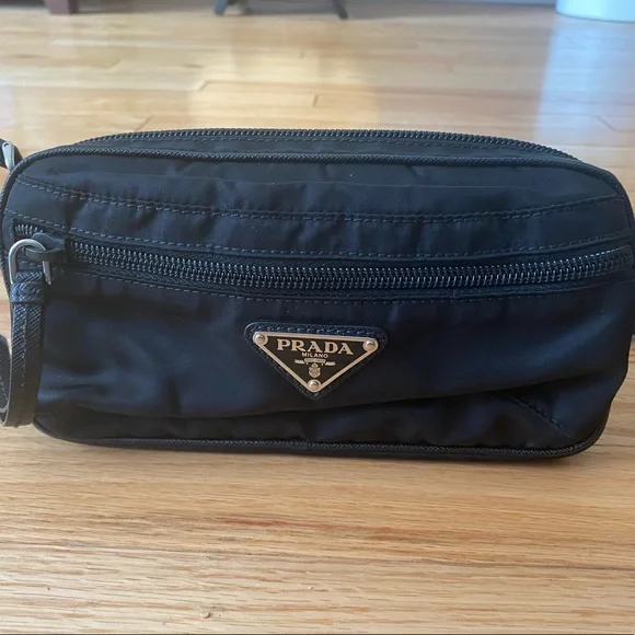 Prada Re-Nylon Belt Bag Black - Never Worn, Pristine Condition - Picture 3 of 4
